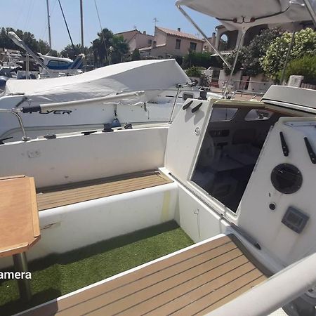 Nuit Insolite A Bord De L'Enata Un Voilier A Quai Sur La Marina De St Cyprien Saint-Cyprien  Buitenkant foto