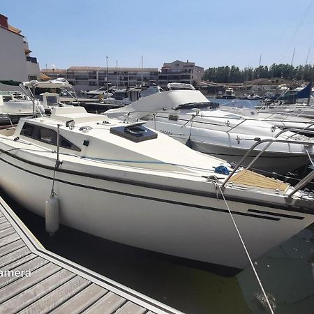 Nuit Insolite A Bord De L'Enata Un Voilier A Quai Sur La Marina De St Cyprien Saint-Cyprien  Buitenkant foto