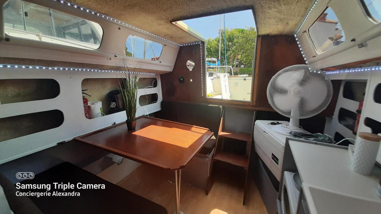 Nuit Insolite A Bord De L'Enata Un Voilier A Quai Sur La Marina De St Cyprien Saint-Cyprien  Buitenkant foto